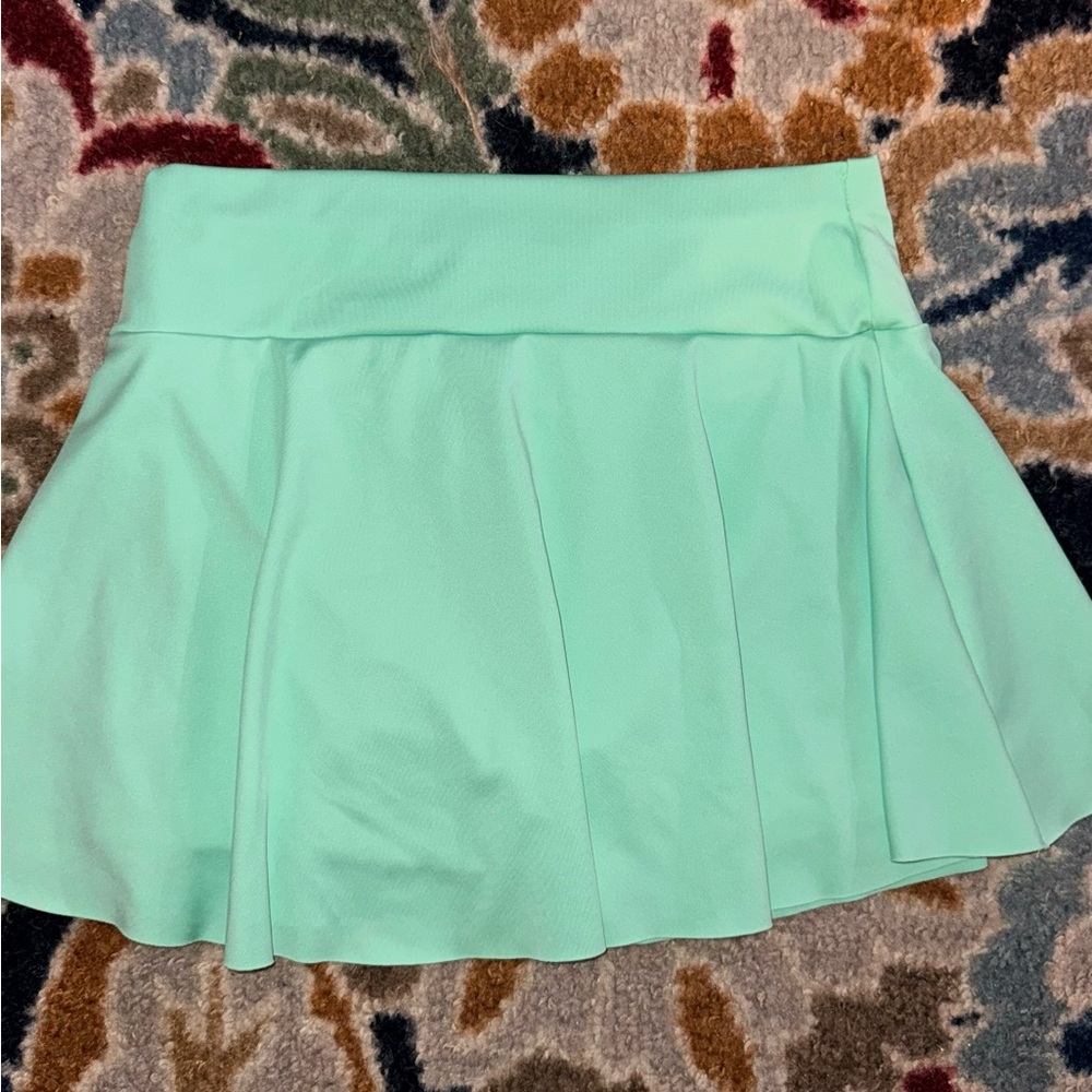 Women’s High Wasted Mint Green Breathable Skort - Picture 2 of 5